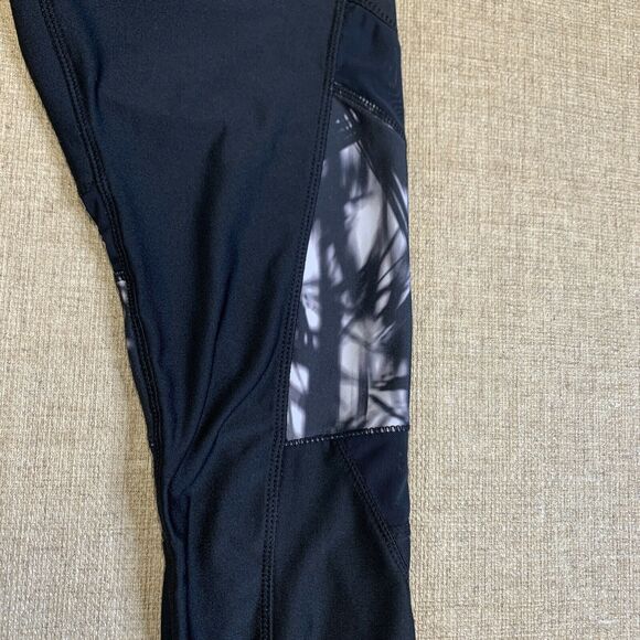 Kyodan women Black Floral Print Leggings Yoga Pants sz medium capris - Picture 5 of 9